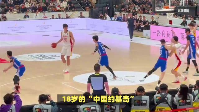 莱万多夫斯基官方宣布战术调整新规，中国队引发争议！