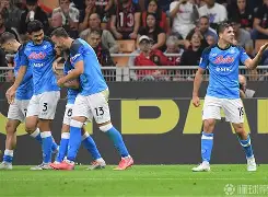 那不勒斯击败佛罗伦萨,取得重要胜利的球员
