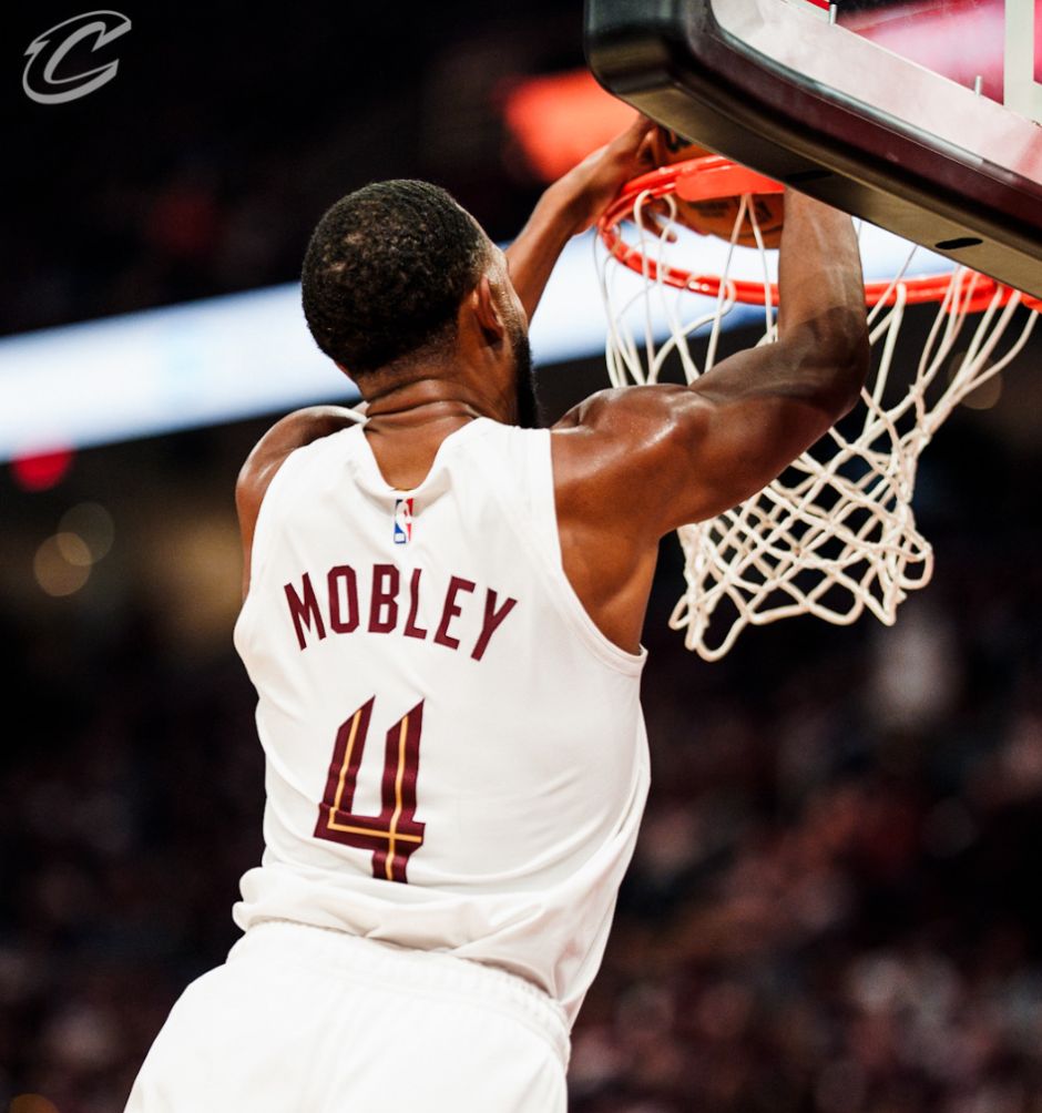 米切尔绝杀雄鹿